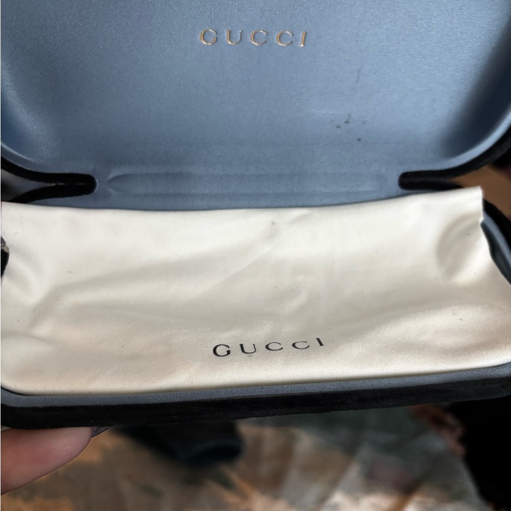 Gucci Tortoiseshell Sunglasses - Picture 6 of 8